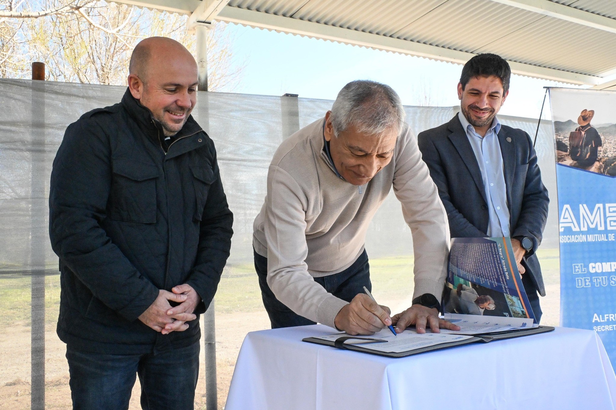 EL MUNICIPIO Y EL SEC FIRMARON UN CONVENIO DE RECIPROCIDAD EL MUNICIPIO Y EL SEC FIRMARON UN CONVENIO DE RECIPROCIDAD