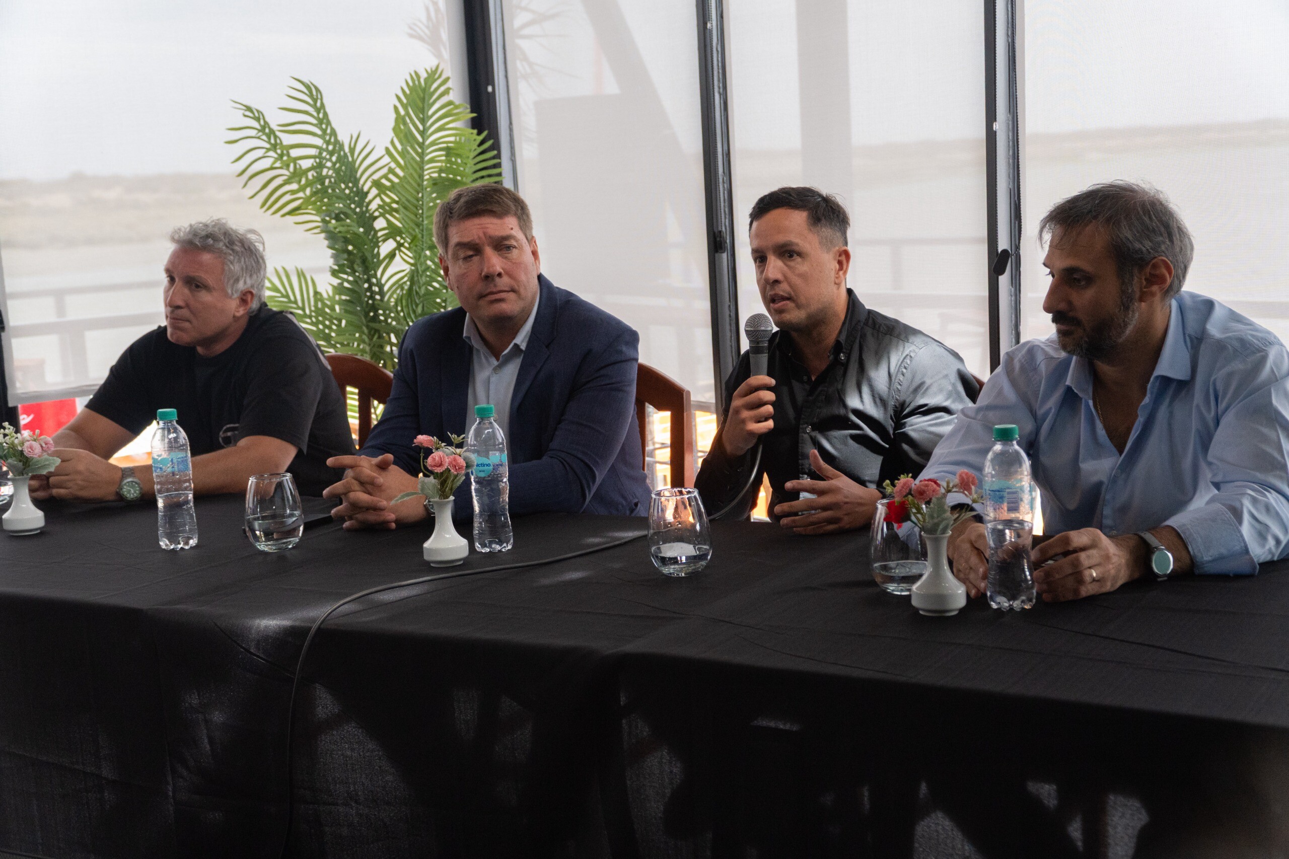 5-CAPTURA SALVAJE PRESENTACIÓN OFICIAL DE LA AVANT PREMIERE EN RAWSON.jpeg