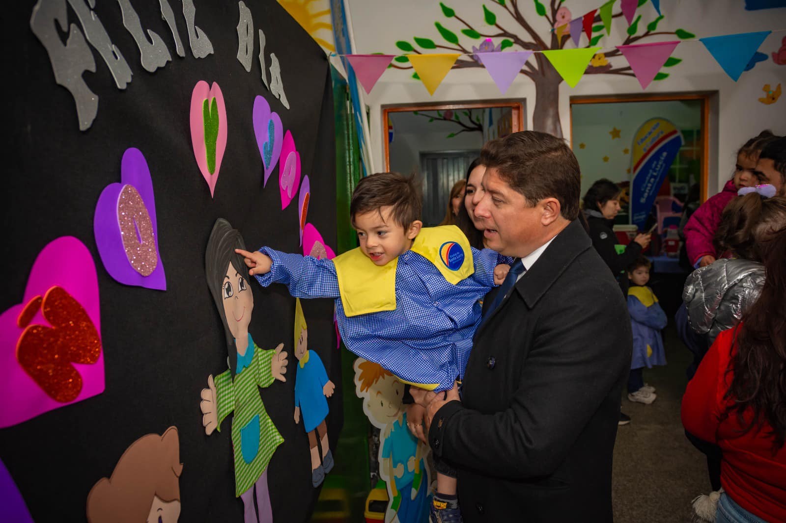 Comprometido  con el desarrollo integral de los mas pequeños del departamento,el intendente Juan Jose Orrego hizo el lanzamiento del Programa de Desarrollo Infantil 2025 en el CDI Jardín Mi Mundo Feliz.