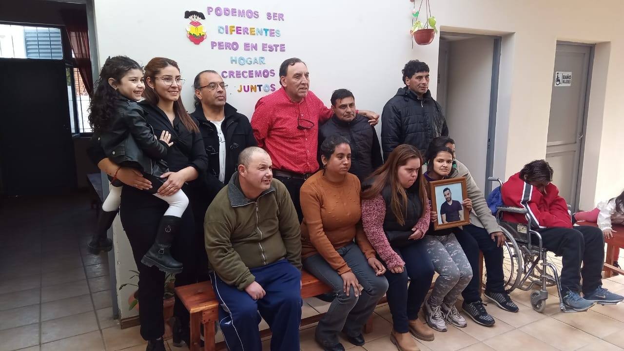 Luego de volver con sus actividades, el Hogar de Día Nasser Picón en 9 de Julio vivió un momento especial de encuentro.