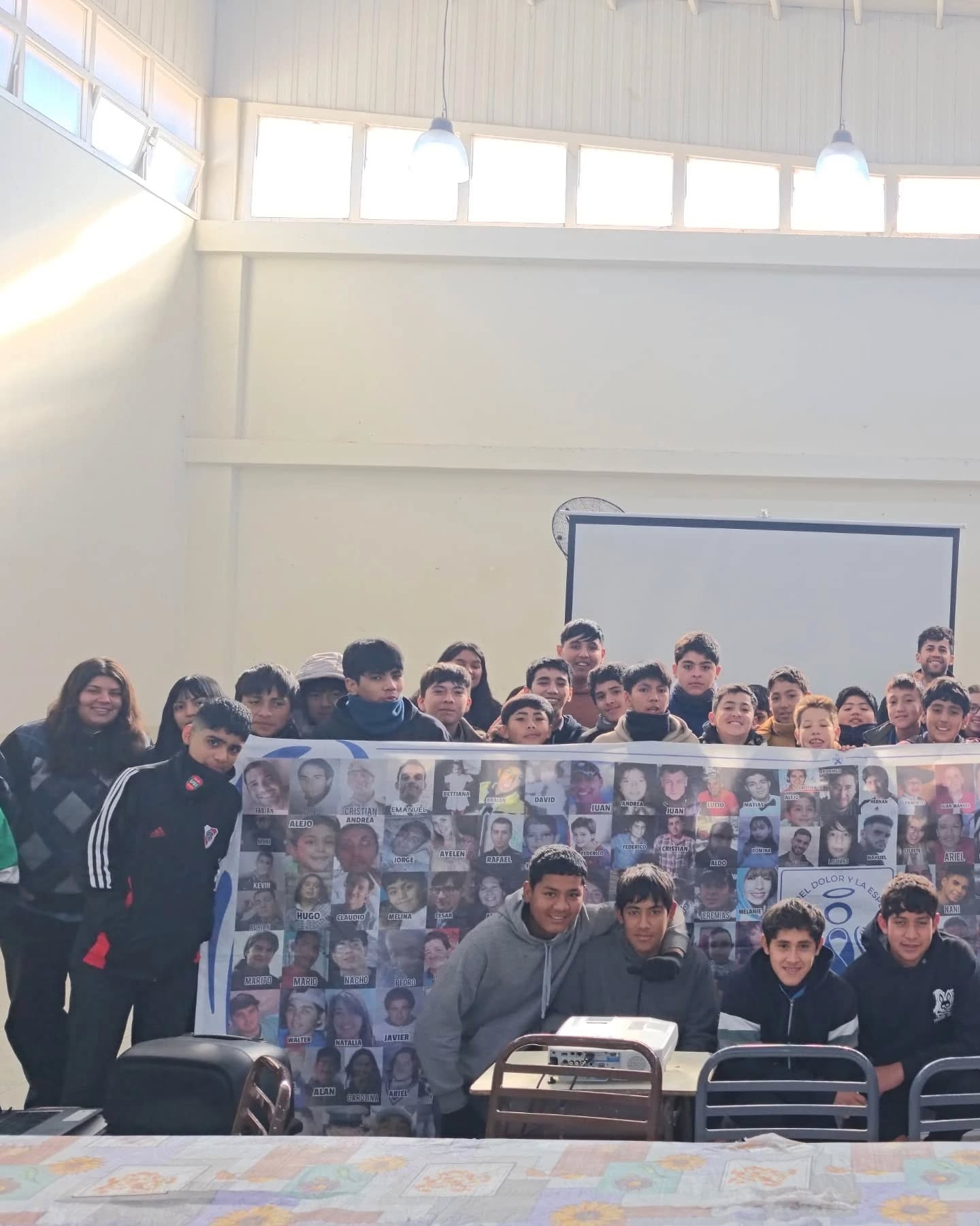 La Dirección de Producción y Medio Ambiente, junto a Emicar y la Asociación Familias del Dolor y la Esperanza llevaron adelante una jornada de charlas en el departamento de Sarmiento.