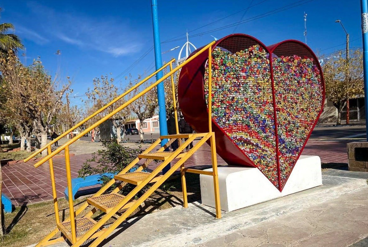 El municipio de 25 de Mayo sigue comprometido con el ambiente y la solidaridad llevando a cabo una campaña solidaria.