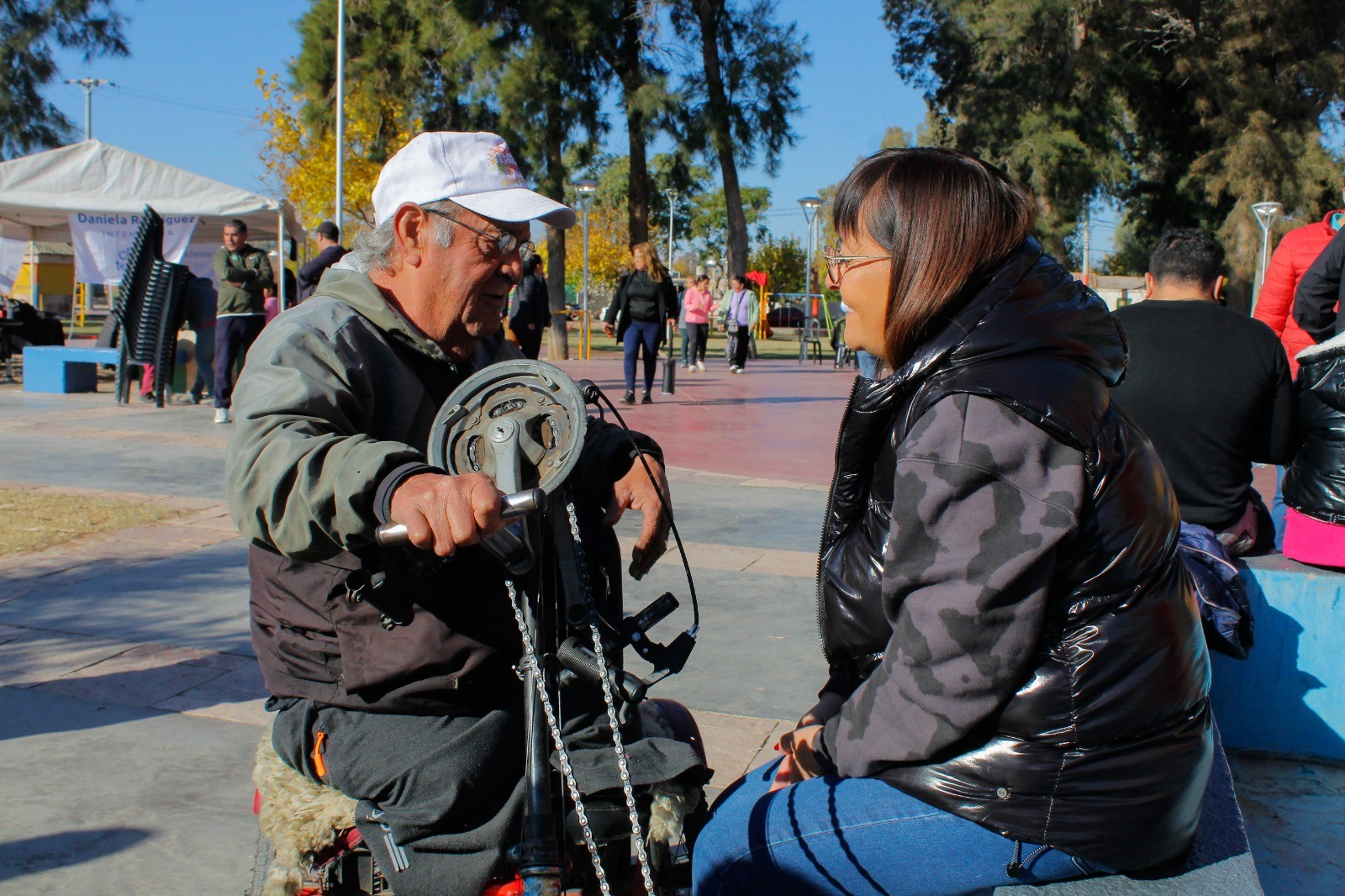 La intendenta de Chimbas,Daniela Rodriguez,visito  Villa Obrera, uno de los lugares más tradicionales y populosos del departamento, donde se llevo  adelante un importante operativo de abordaje integral