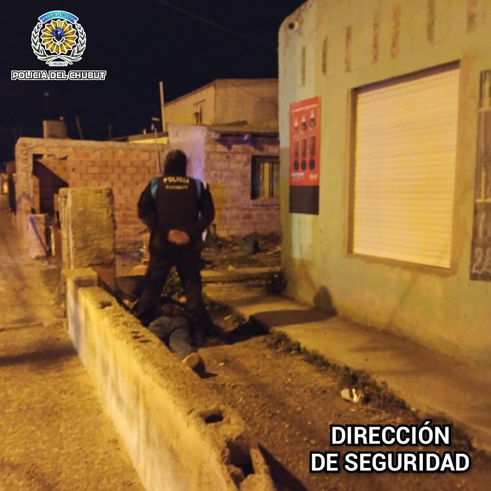 508126308_1351882329822040_9053580381227863556_n.jpg Intento de intrusión en un domicilio y local comercial terminó con un hombre detenido y lesionado