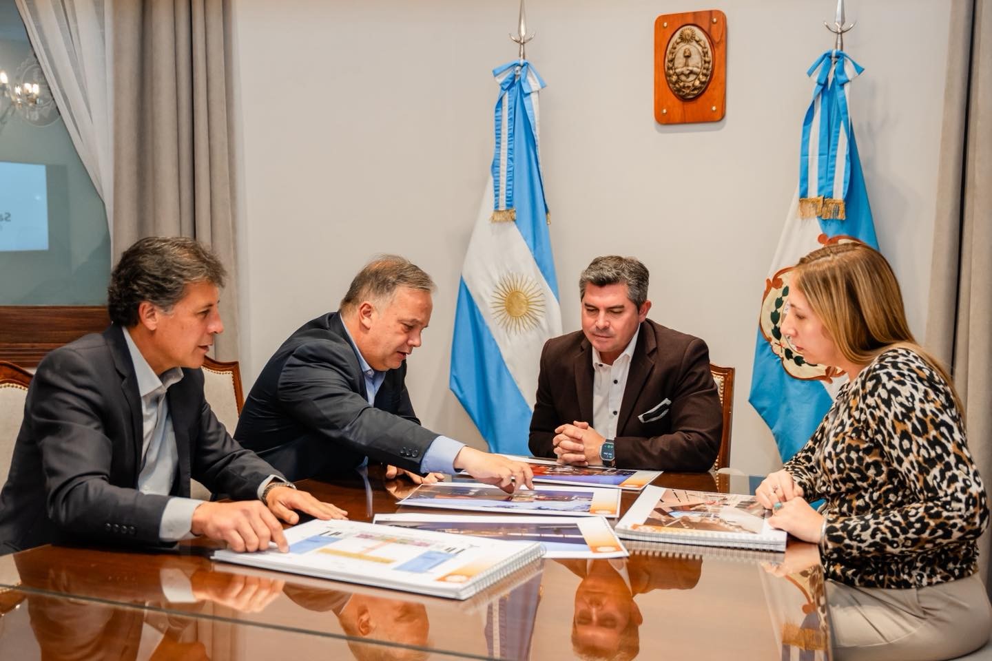 El ministro de Infraestructura, Fernando Perea, anunció que ya fue aprobado la intervención del Gobierno provincial sobre Ruta Nacional 20 y Calle Gorriti en Santa Lucia.