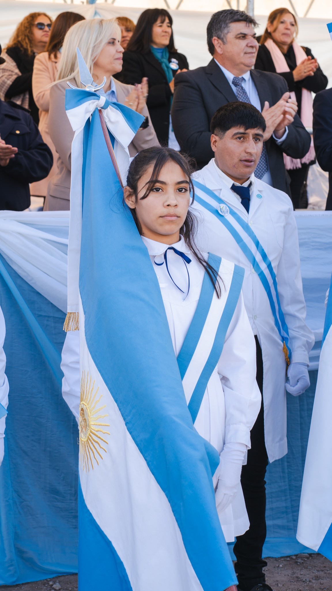 Los Berros se llenó de orgullo celeste y blanco al celebrar el dia de la Bandera Argentina.