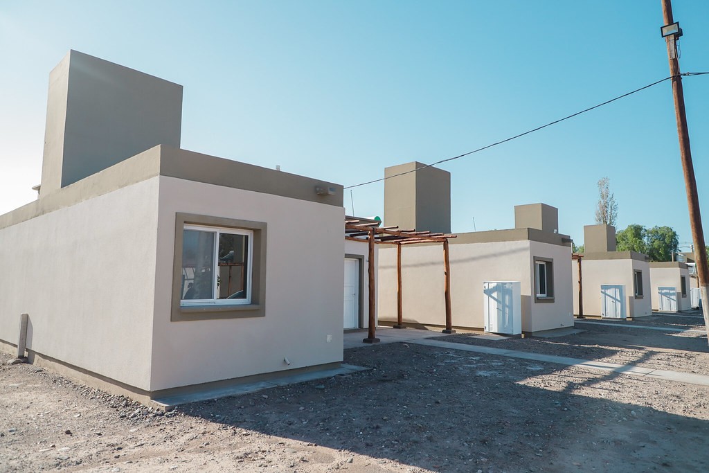El intendente de Ullum,David Dominguez invita a los vecinos a que se inscriban para participar del   sorteo de viviendas del Barrio Sierras de Invernada que realizara el IPV