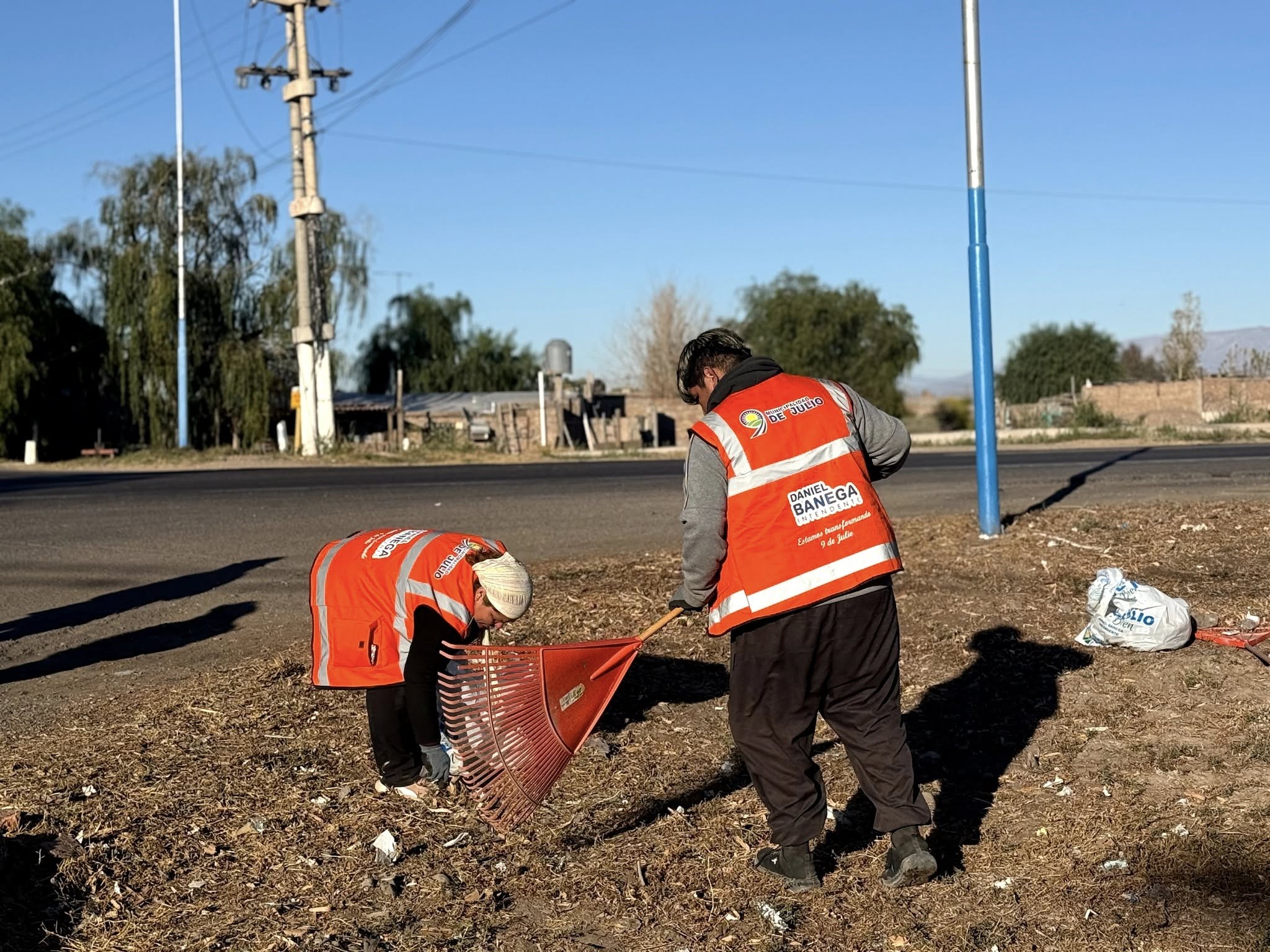 En el marco del Plan Integral de Limpieza y Mantenimiento que lleva adelante la municipalidad de 9 de Julio se llevaron a cabo trabajos en la zona de Las Chacritas
