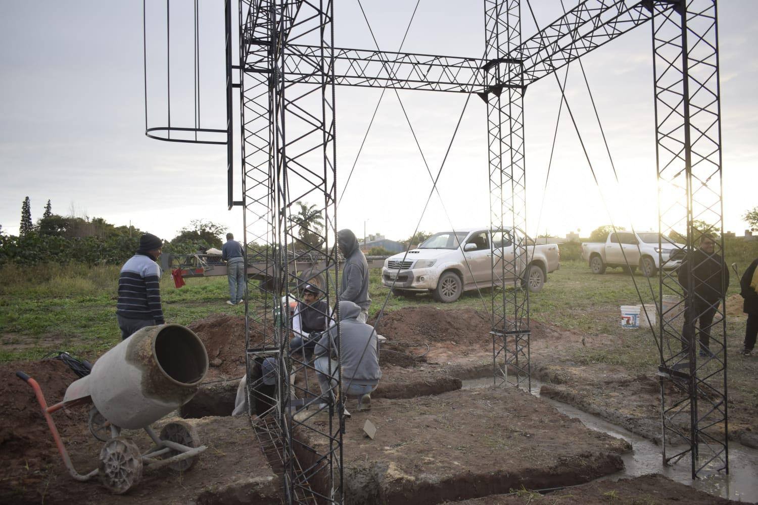 TRES ISLETAS: EL MUNICIPIO CONTINÚA CON LAS OBRAS QUE AVANZAN  EN QUINTA 18/19