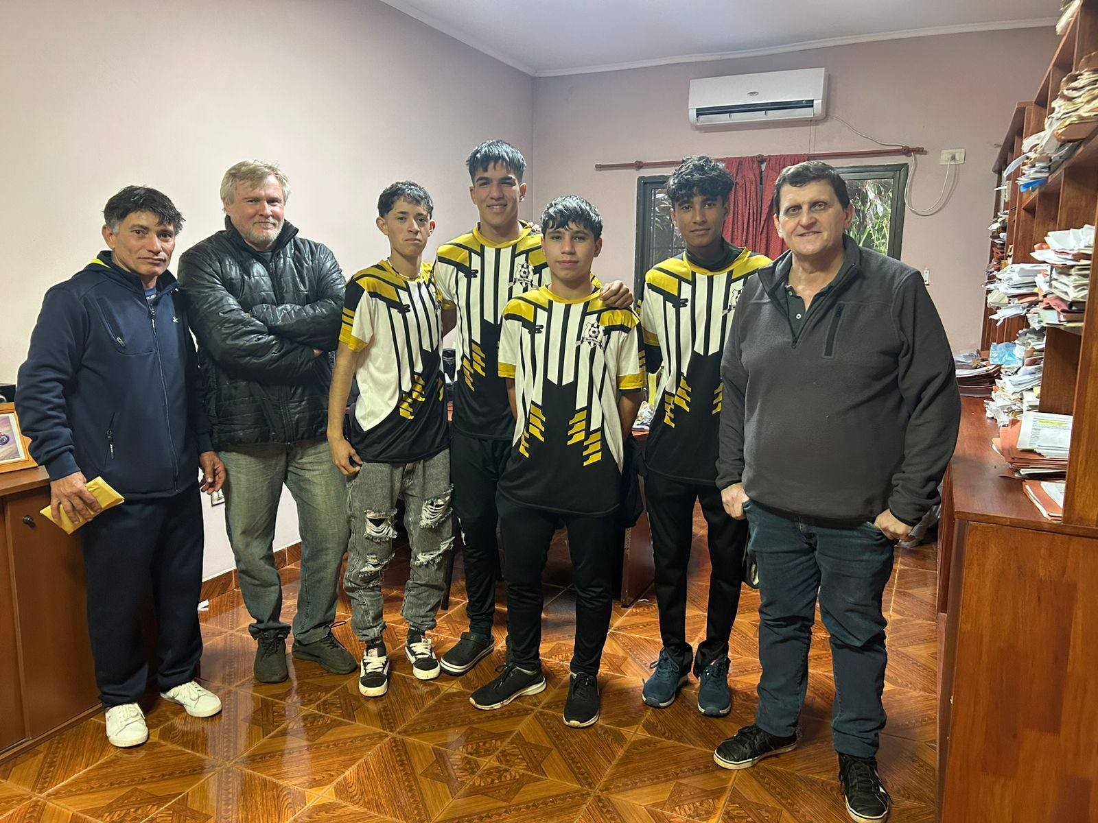 Un sueño que se hace realidad: los chicos de la Escuela de Fútbol Monte Hermoso viajarán a Brasil con apoyo del Gobierno Provincial