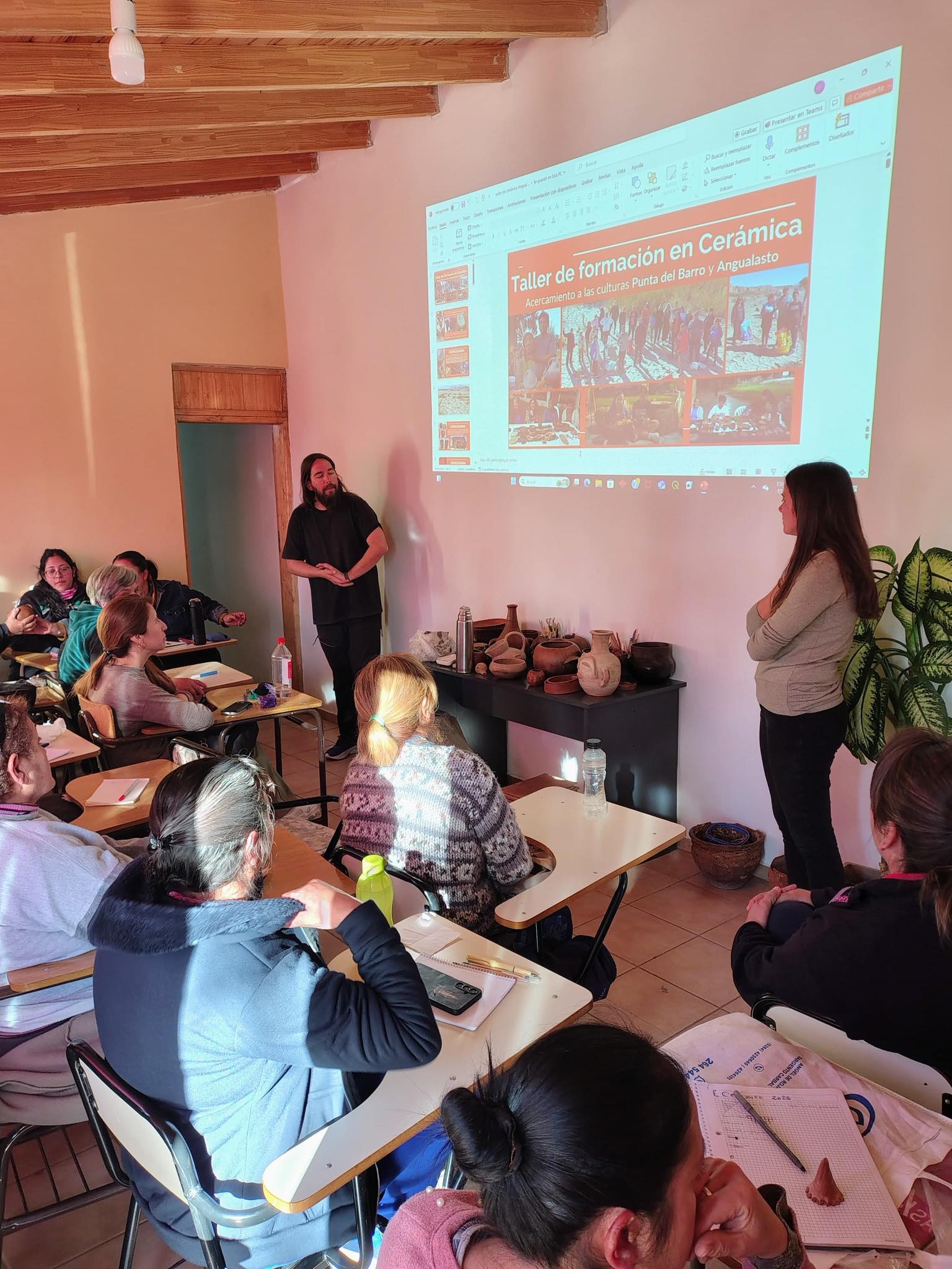 Por tercer año consecutivo comenzaron los Talleres de Cerámica Ancestral 2025 en Iglesia.