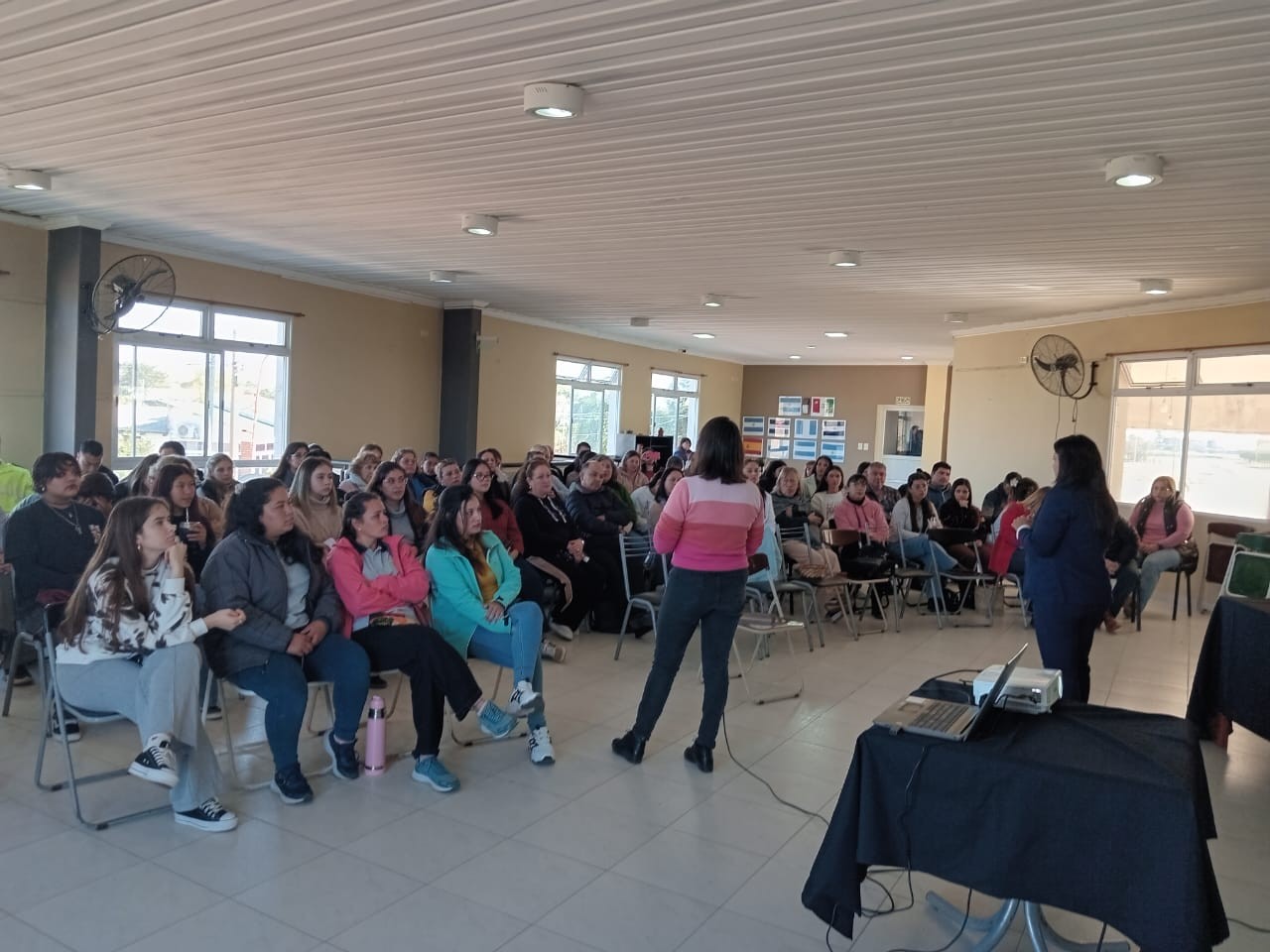 Prevención del suicidio en San Jaime: se realizó un conversatorio abierto a la comunidad