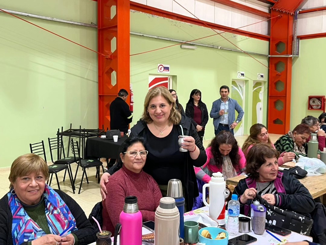 El Estadio Cerrado Marta Orellana fue escenario de una emotiva celebración por el Día de los Abuelos, organizada por el Área de Deportes de la Municipalidad de San Martín.