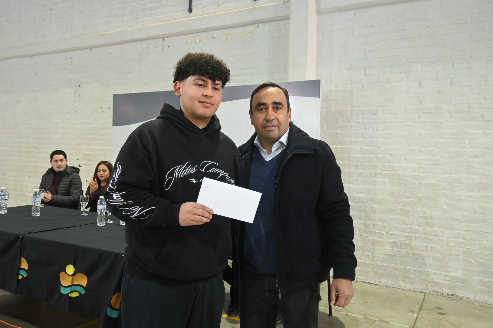 Impulsar el estudio es sembrar futuro señalo el intendente de Iglesia durante el  acto de entrega de Becas Estudiantiles Municipales 2025.