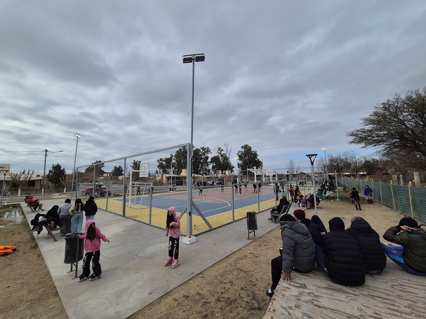 El municipio de Ullum informa a la comunidad que para trabajar de manera mas organizado en el   Polideportivo Santiago Nievas se deberá hacer una reserva previa.