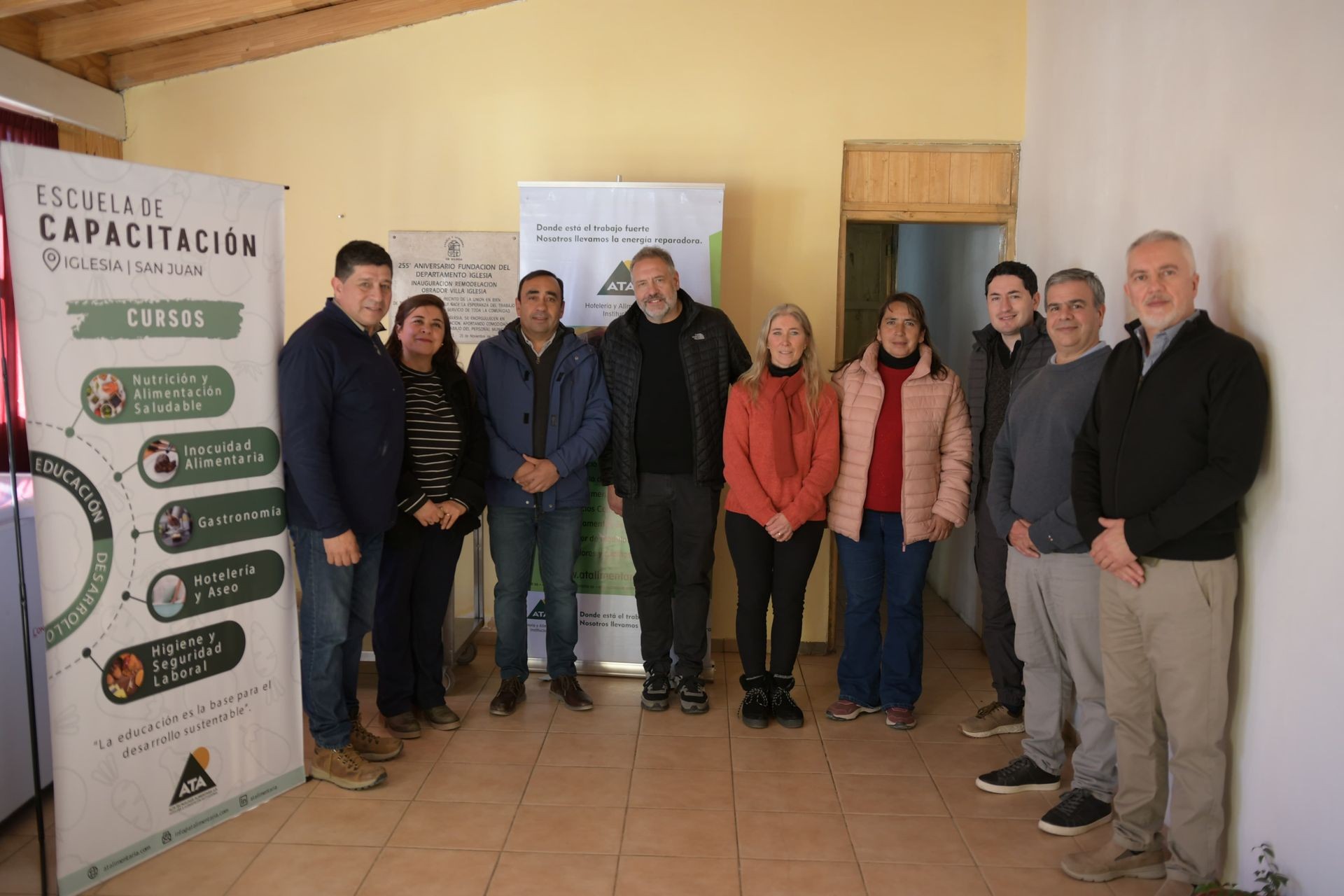 El intendente Jorge Espejo en la  Delegación de Villa Iglesia,participo del acto de   inicio de  una nueva Capacitación en Gastronomía y Hotelería, impulsada por la empresa Alta Tecnología Alimentaria S.A. (ATA), en el marco de su Programa de Responsabilidad Social Empresarial