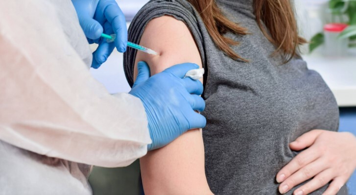 52607w620h450.jpg Recuerdan a las embarazadas que hasta el 31 de octubre pueden vacunarse contra el Virus Sincicial Respiratorio