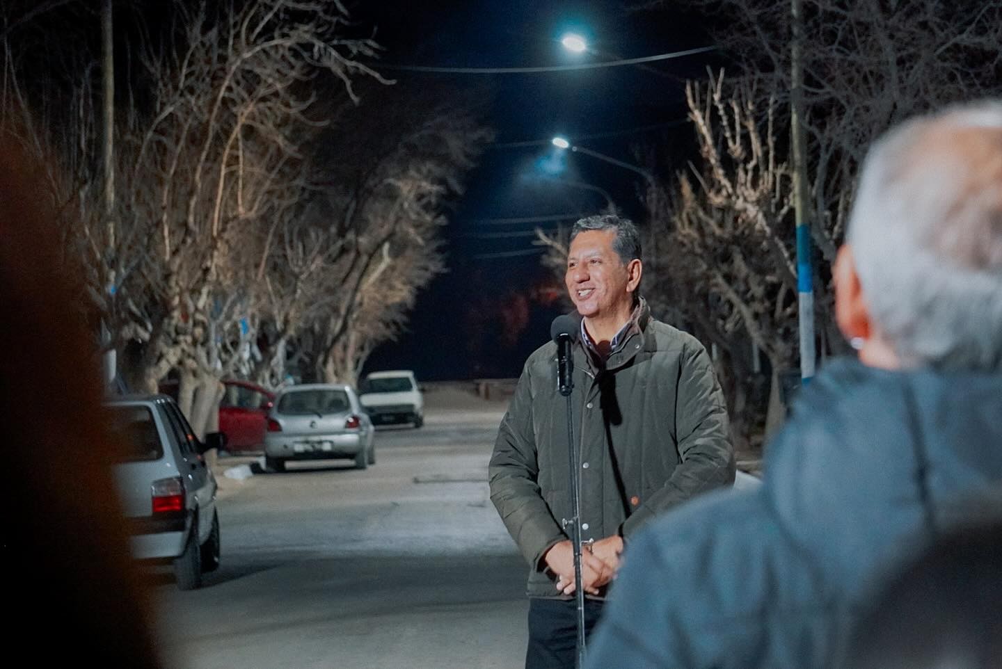 El intendente Fabian Aballay, junto a vecinos y autoridades, inauguró la nueva iluminación LED  en el  Loteo Bettio, incluyendo las luminarias de la plaza.