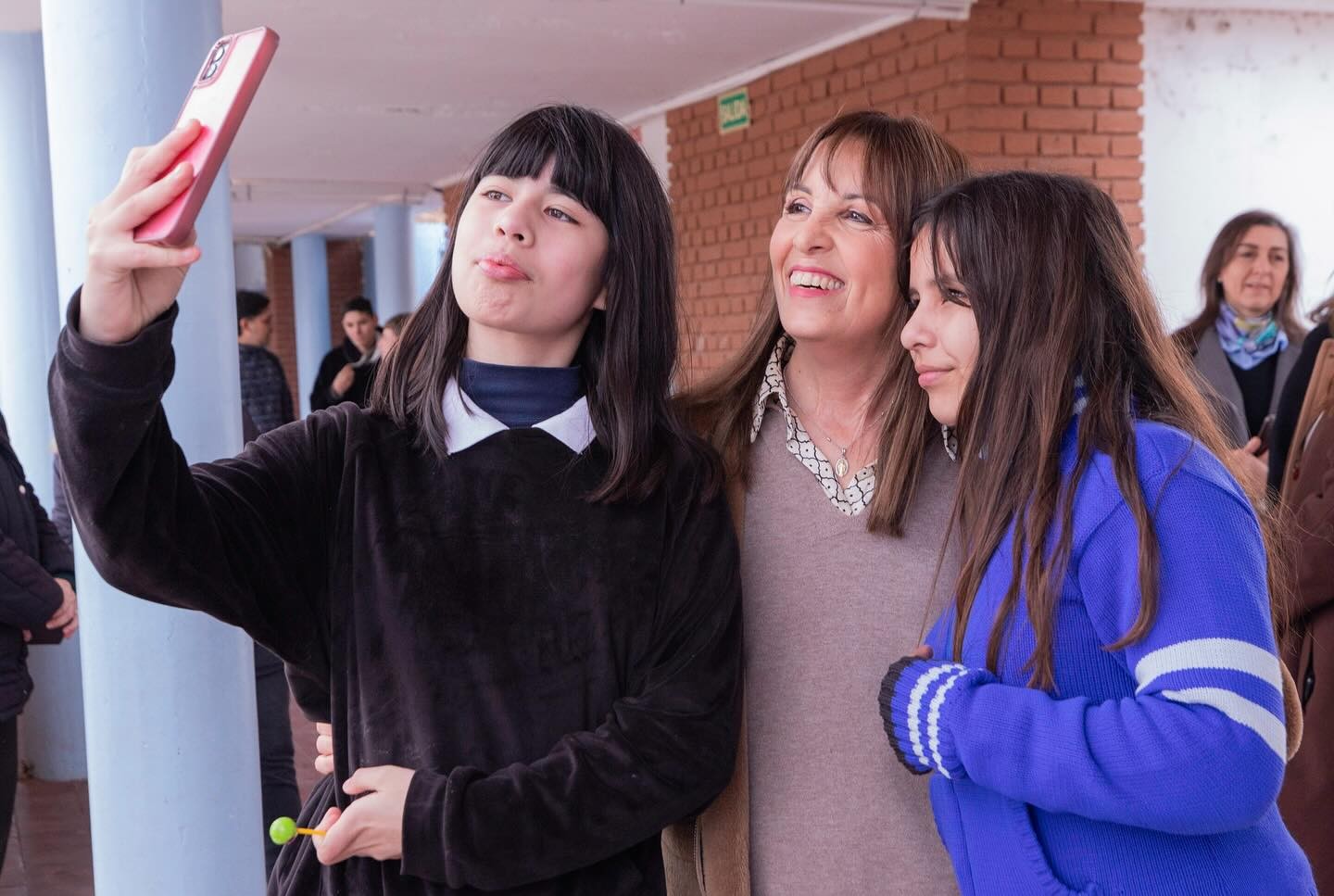 La intendenta de la Ciudad de San Juan,Susana Laciar, visito  la Escuela Presidente Hipólito Yrigoyen, en el corazón de Desamparados
