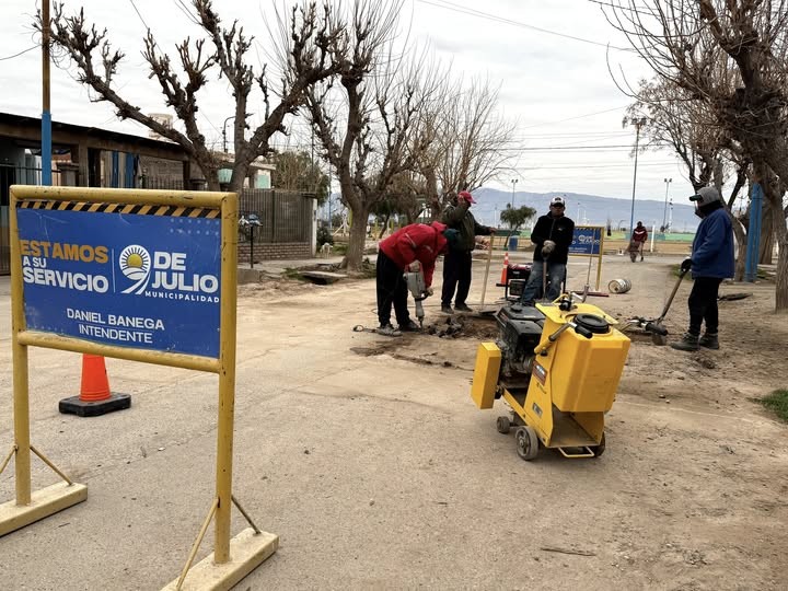 El municipio de 9 de Julio continua realizando trabajos  optimizando las distintas calles de la Villa Cabecera