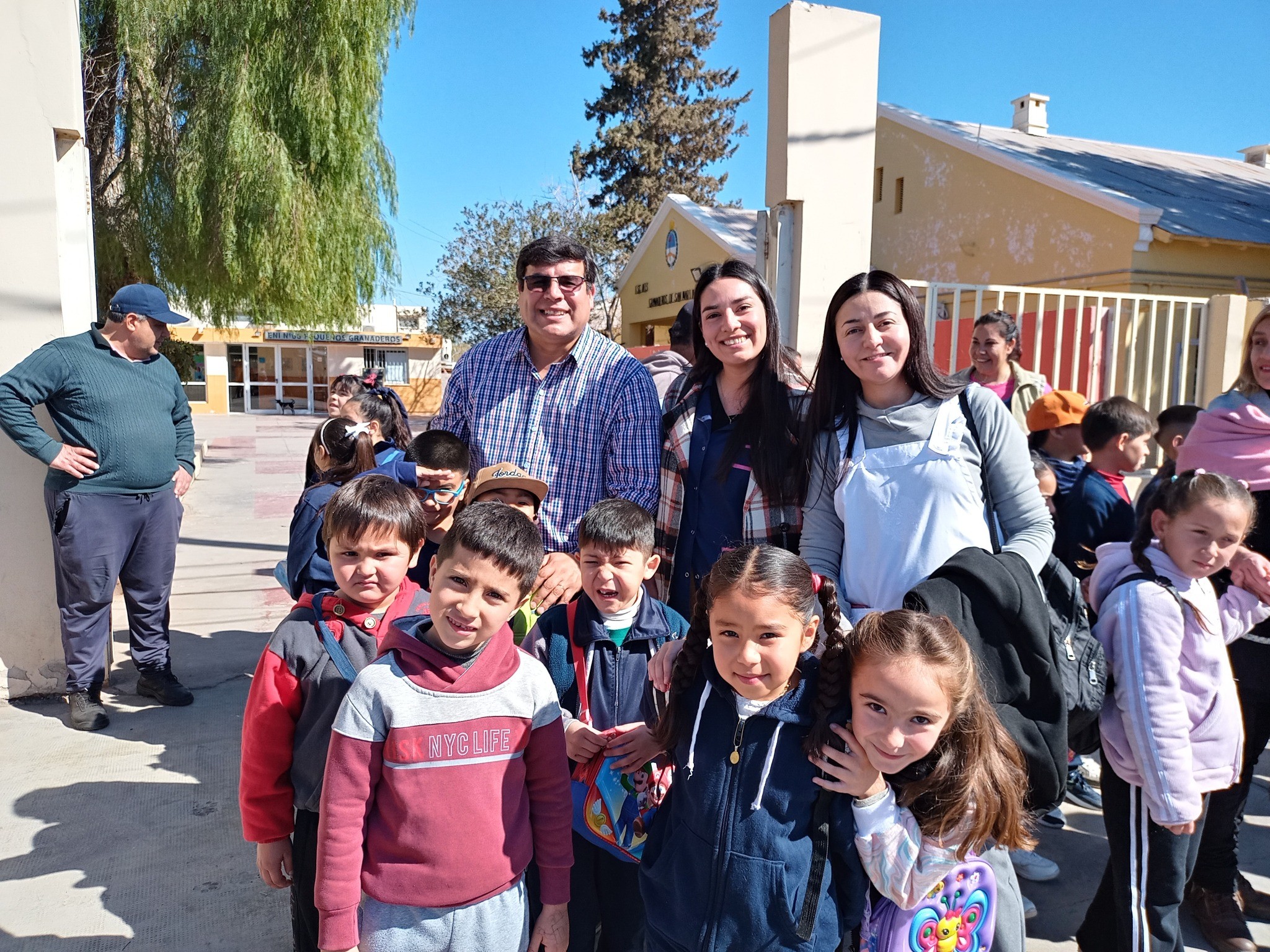 El municipio de 9 de Julio organizo una salida especial para los alumnos de escuelas del departamento para que vivan una experiencia única con el cine.