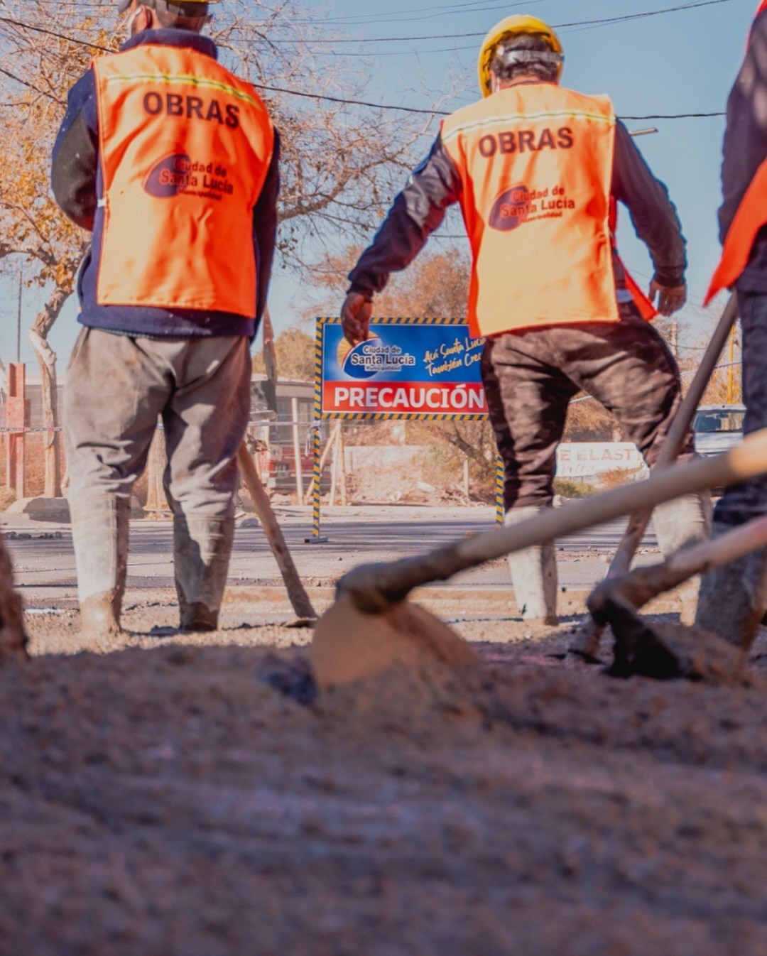 La gestion del intendente Juan Jose Orrego continua llevando trabajos en distintas calles de los barrios del departamento
