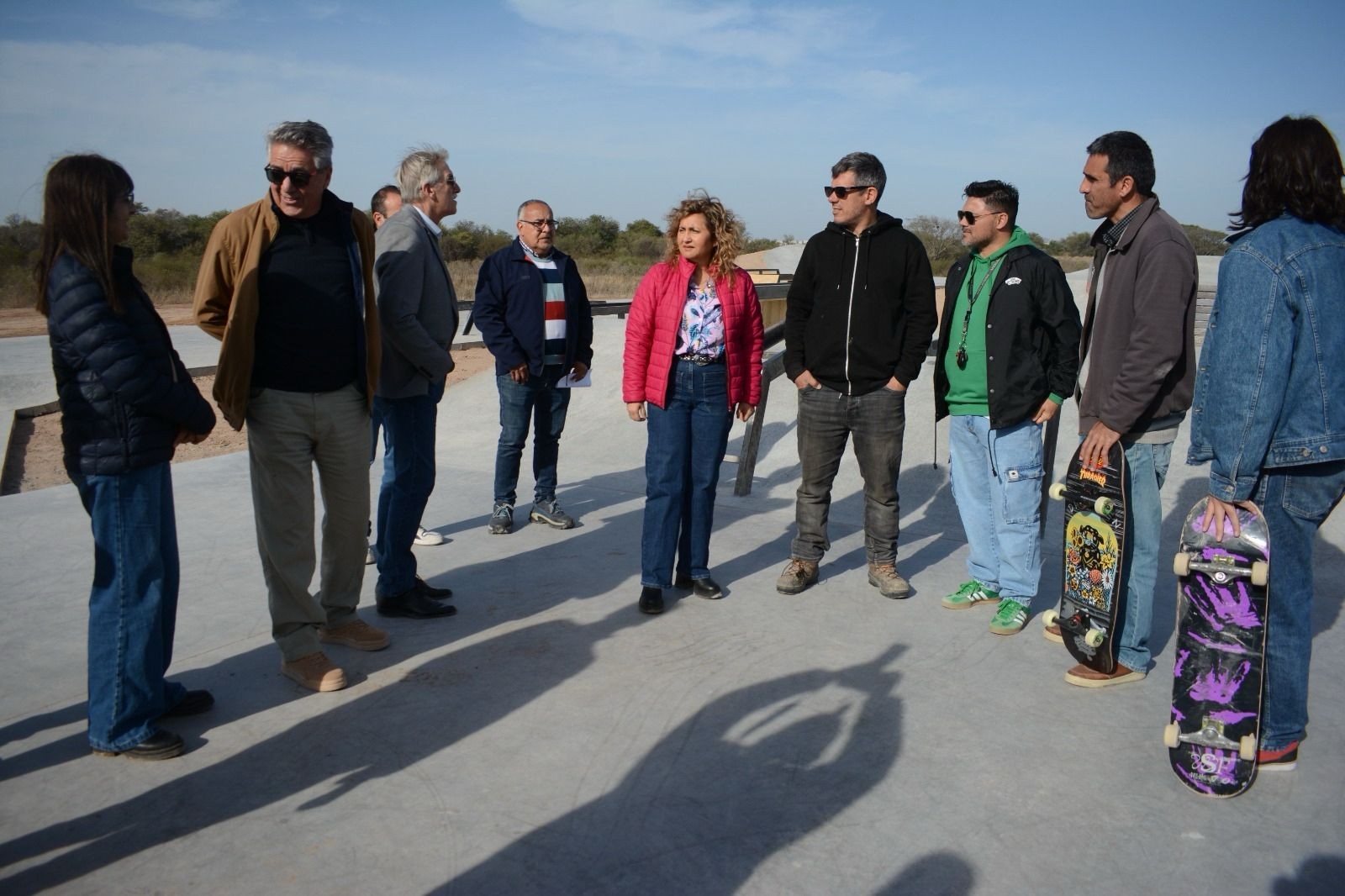 La intendente Fuentes supervisó la obra del playón deportivo de la costanera Sur que incluye un skatepark
