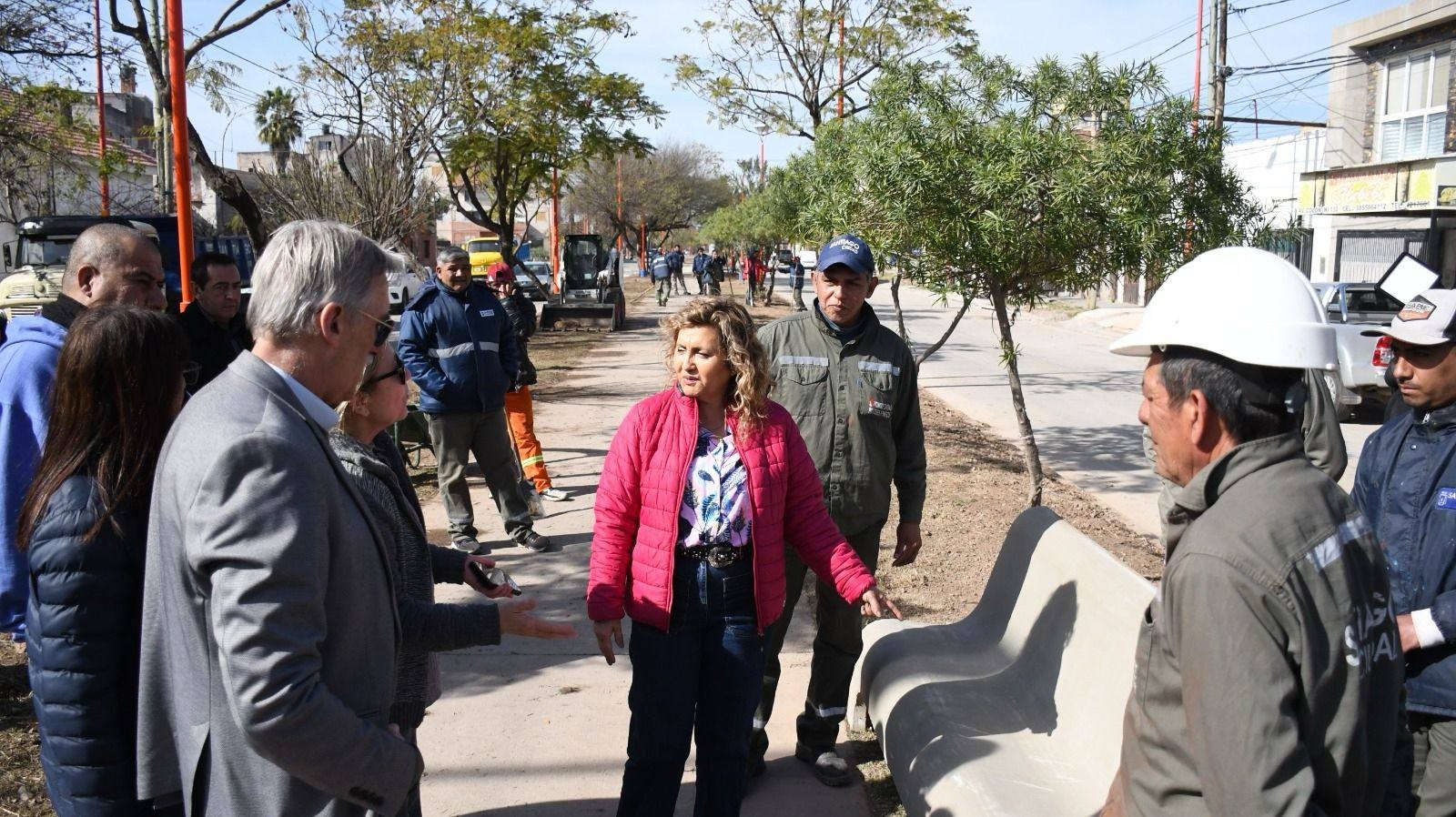 La intendente Fuentes destacó los trabajos de remodelación y mejoras en el paseo de la Avenida Colón