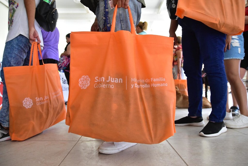 Llega la entrega de Kits Escolares para chicos que participaron de las Colonia de Verano en Pocito