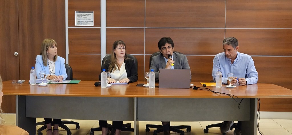 El ministro de Economía se reunió con los 19 secretarios de Hacienda municipales