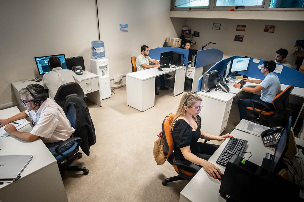 El Ministerio de Educación cuenta con un servicio de asistencia telefónica para resolver cuestiones vinculadas al Sistema de Información General de Estudiantes, reclamos o dudas.