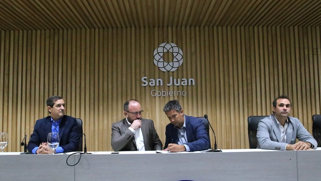 En un importante paso hacia el fortalecimiento del deporte en la región, la Secretaría de Deporte, a través del programa «Construyendo Valores», firmó un convenio de colaboración con la Municipalidad de Rivadavia.