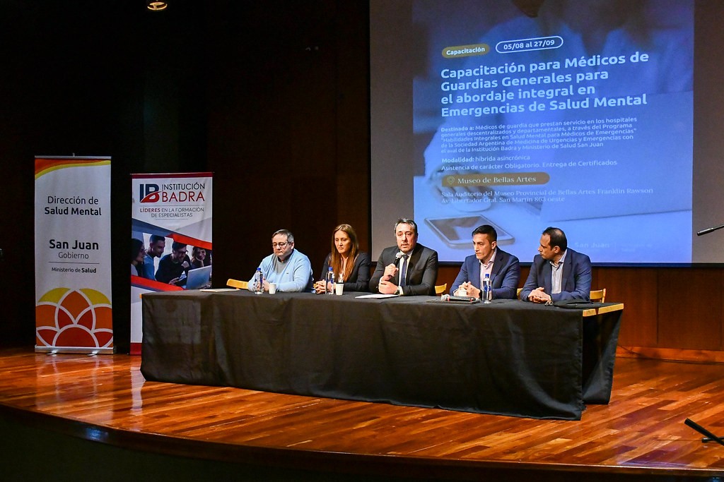 Salud capacita  a médicos de guardias en urgencias sobre Salud Mental