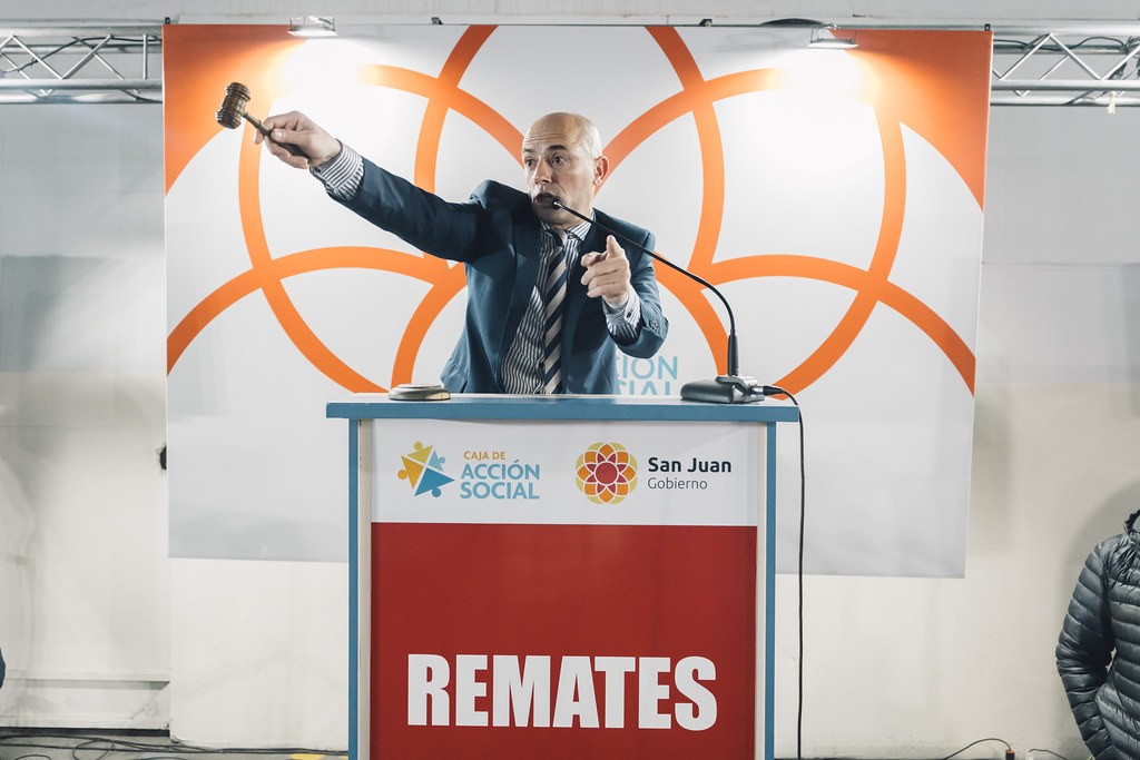 La Caja de Acción Social recaudó más de 6 millones en la subasta de autos y camionetas pertenecientes al Municipio de Santa Lucía y al IPEEM.