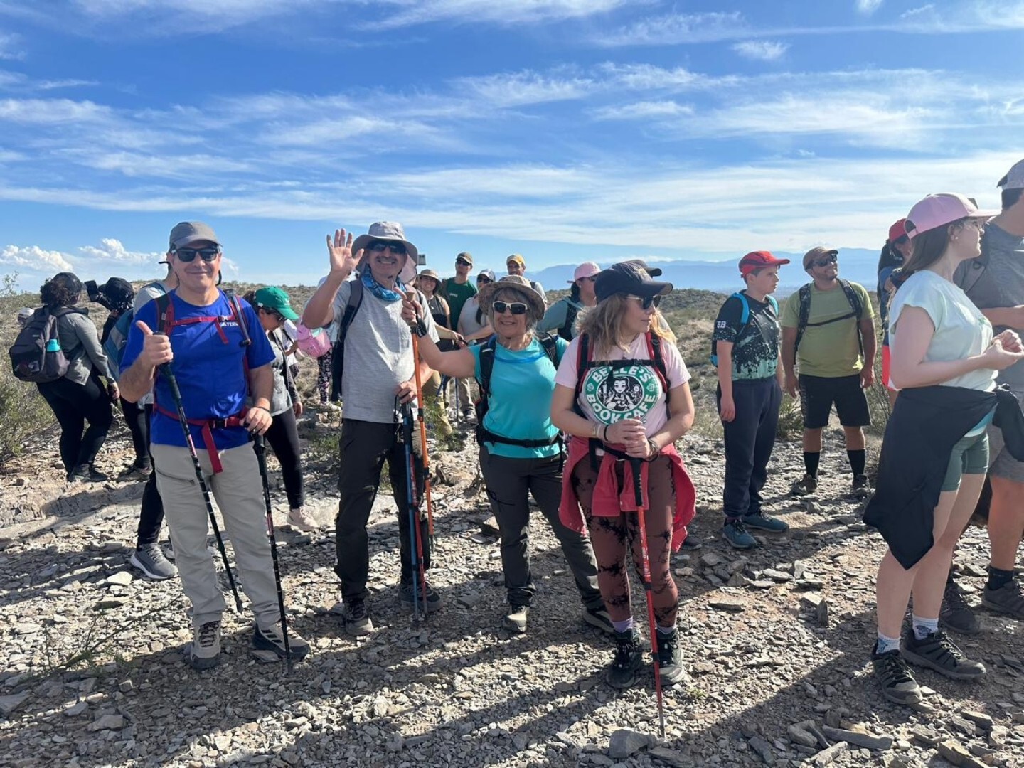 Con una convocatoria total y un clima ideal, familias y grupos de amigos participaron de una caminata organizada en el Complejo Turístico Religioso Ceferino Namuncurá.