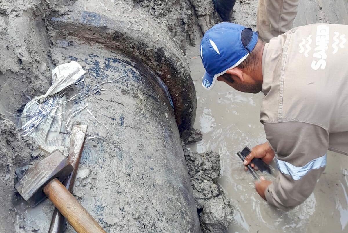 SE REPARÓ EN 3 TRAMOS EL PRIMER ACUEDUCTO, SIN PARALIZAR LA IMPULSIÓN DE AGUA POTABLE