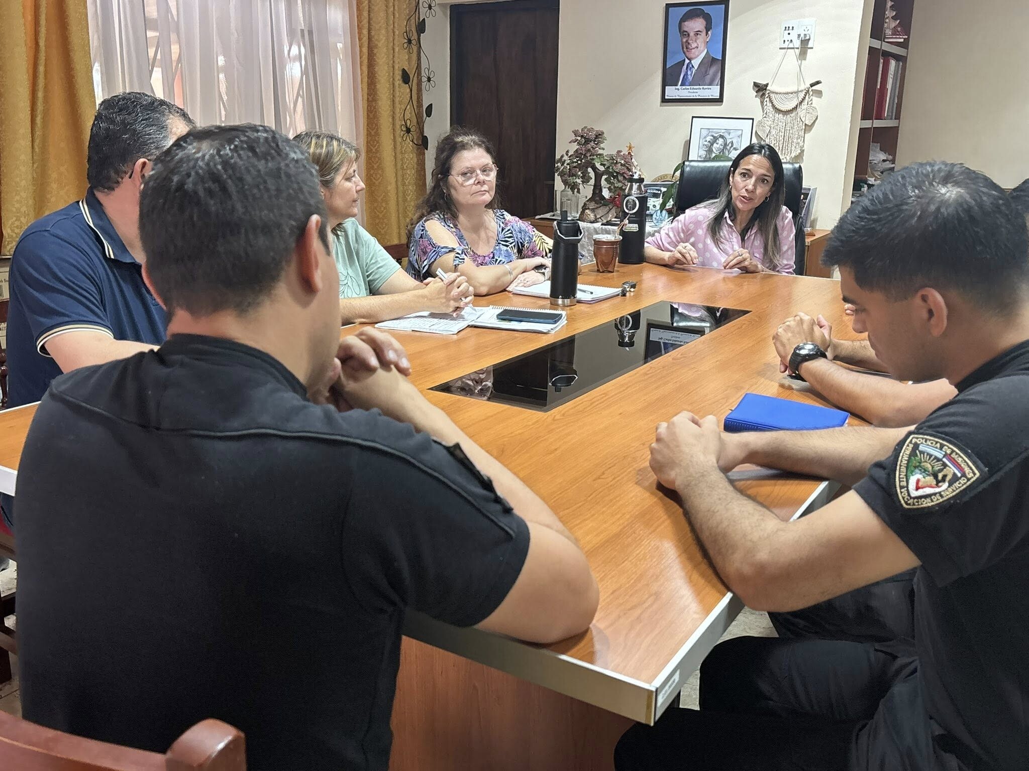 Reunión en Wanda para avanzar con la implementación del programa “Wanda Te Cuida”