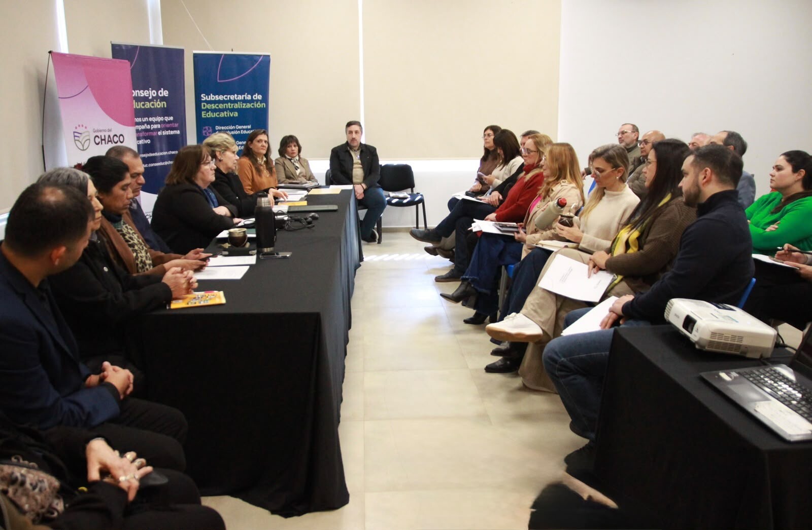 EDUCACIÓN FORTALECE EL TRABAJO CON INTENDENTES Y DIPUTADOS PARA CONSOLIDAR LAS POLÍTICAS EDUCATIVAS EN TODA LA PROVINCIA