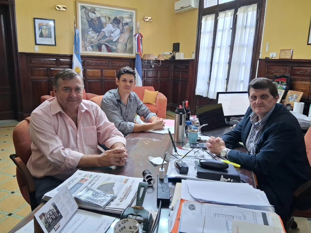 Reunión de gestión entre Adolfo Safrán y el intendente de Azara Reunión de gestión entre Adolfo Safrán y el intendente de Azara