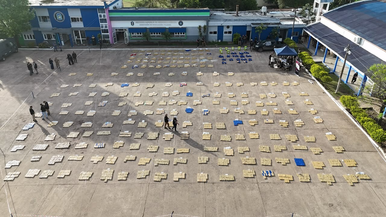 HISTÓRICO OPERATIVO “CARBÓN VERDE”: LA POLICÍA DEL CHACO SECUESTRÓ CASI 5 TONELADAS DE MARIHUANA