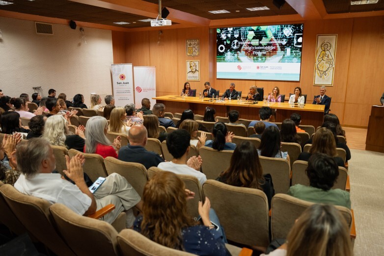60188.jpg Se entregaron las certificaciones a 189 diplomados en Responsabilidad Social