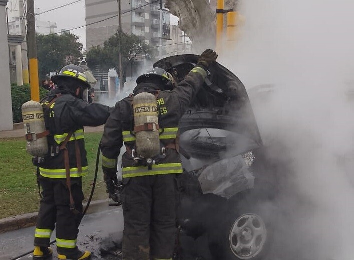 60ee35a1-3d4f-43d2-a26d-e9f254709348.jpg San Lorenzo: Una camioneta con GNC sufrió un grave incendio