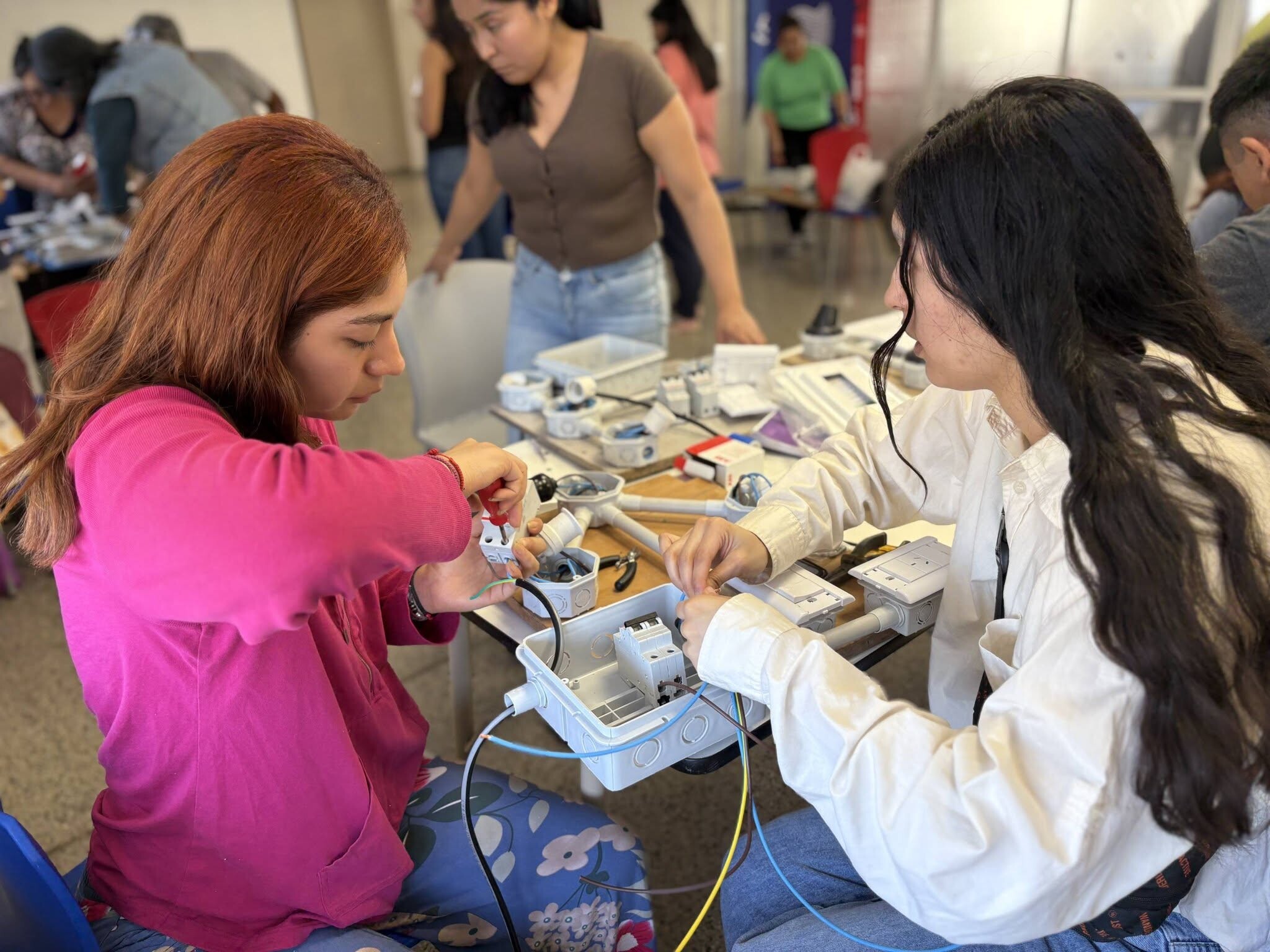 EDESA ACOMPAÑÓ DOS EDICIONES DEL PROGRAMA CONSTRUCTORAS DURANTE 2025