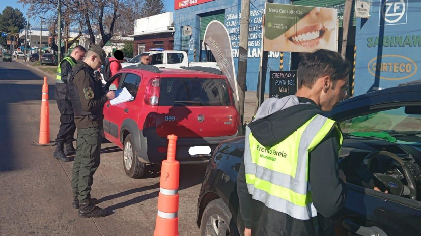 Operativos de control automotor en barrios varelenses