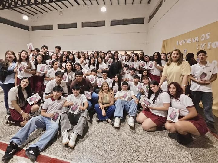 650593935_122178478718596179_6480854141100028596_n.jpg ENTREGA DE TABLETS EN EL COLEGIO SECUNDARIO LEOPOLDO LUGONES