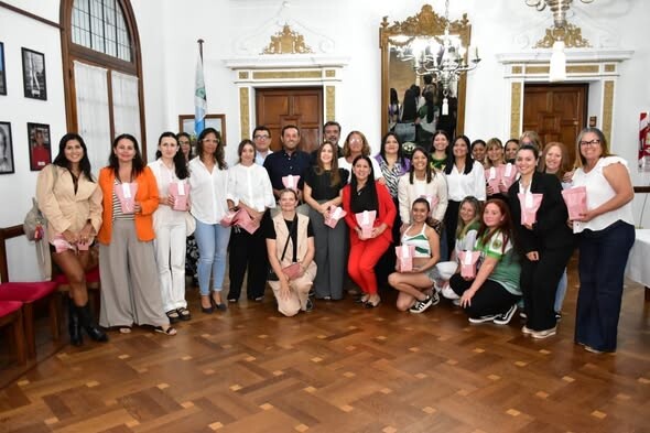 EL CONCEJO DELIBERANTE ORGANIZA UNA EXPOSICIÓN ARTÍSTICA POR EL MES DE LA MUJER EN MERCEDES CORRIENTES