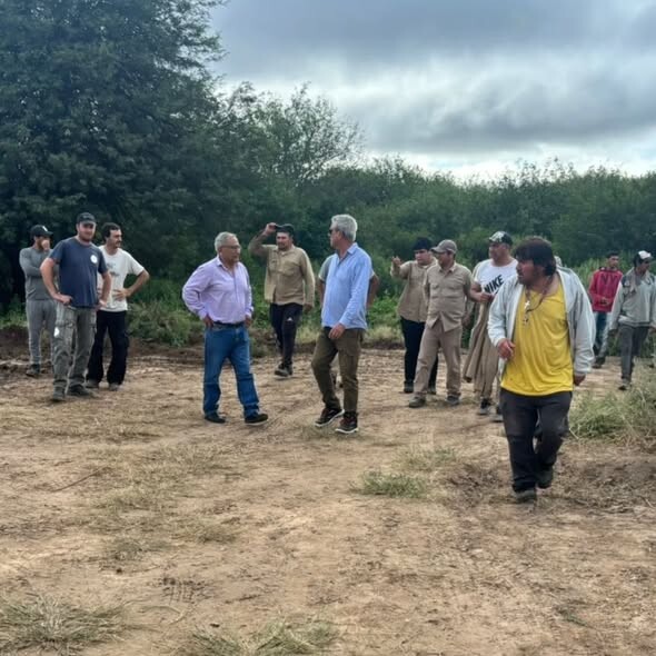 652849670_17940084357078244_7343899657921799809_n.jpg EL INTENDENTE SUPERVISÓ TRABAJOS ANTE LA CRECIDA DEL RÍO DULCE.