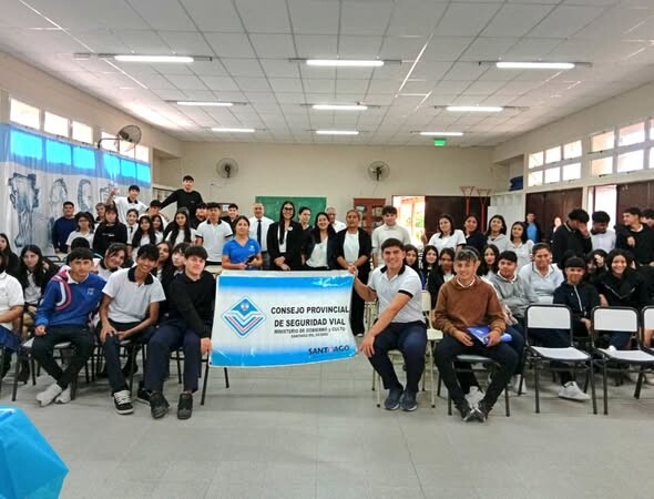EDUCACIÓN VIAL CON UNA CHARLA EN EL COLEGIO N°3.