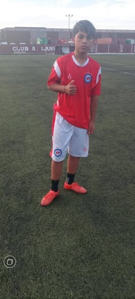 TOBIAS PEREZ EMPIEZA A BRILLAR CON LUZ PROPIA EN ARGENTINOS JUNIORS
