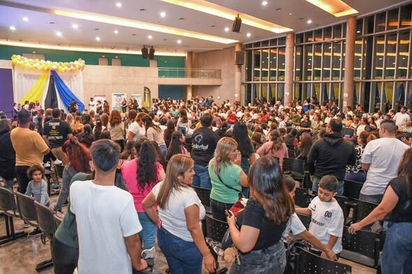 La Municipalidad acompañó el desfile inclusivo realizado en el Óvalo del Parque Sur